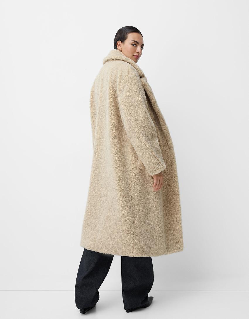 Christina | Coat di orsacchiotto a due file con placca a bottone in oversize - immagine 5