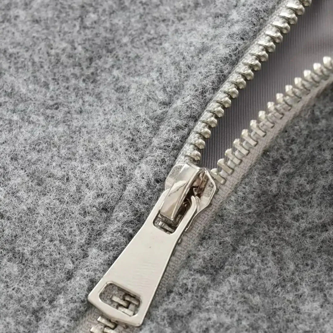 Delfina | Giacca corta con maniche a palloncino - immagine 7