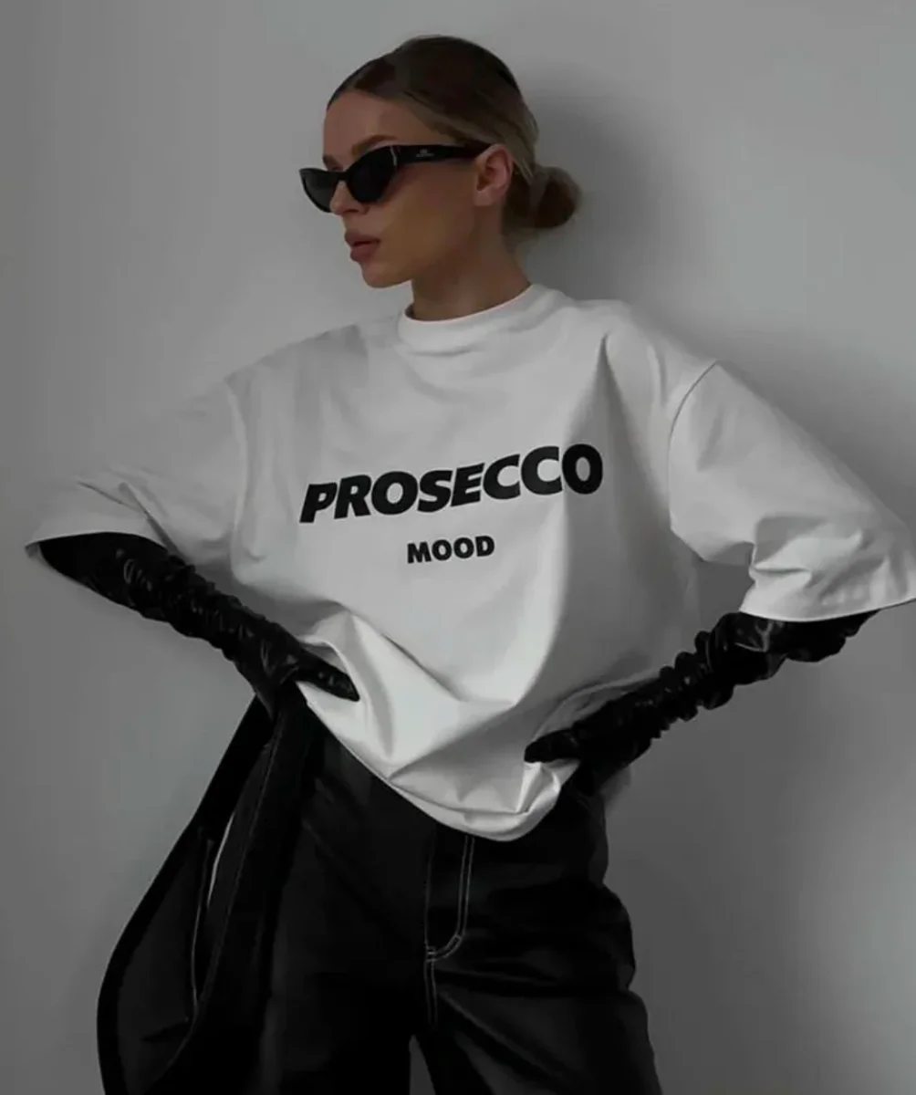 Papavero | T-shirt oversize alla moda con stampa Prosecco - immagine 3