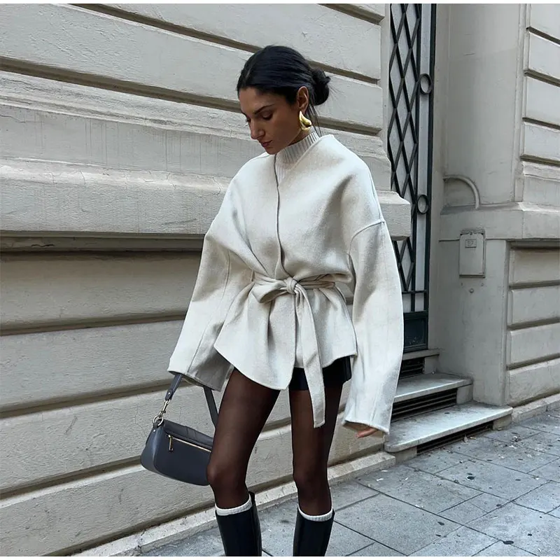 Aria | Cappotto in lana con scollo a V in stile moderno - immagine 9